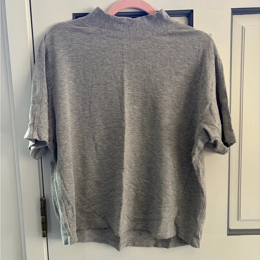 Kit and Ace gray Short Sleeve Top